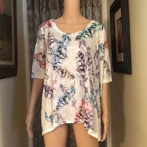 BNWOT Size M Enti Glamour Feathers on White Top
